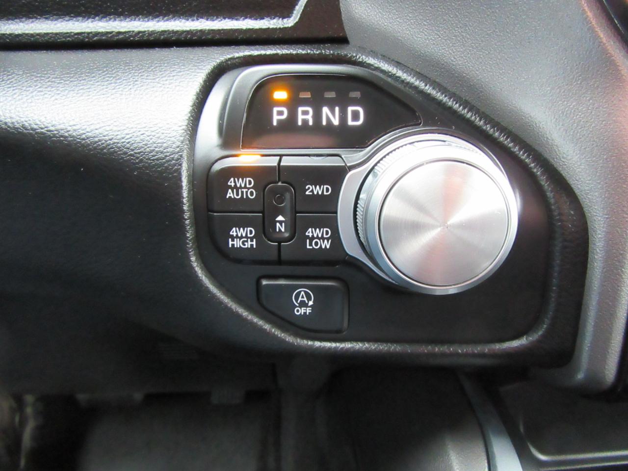 RAM 1500 Laramie Crew Cab SWB 4WD 2025