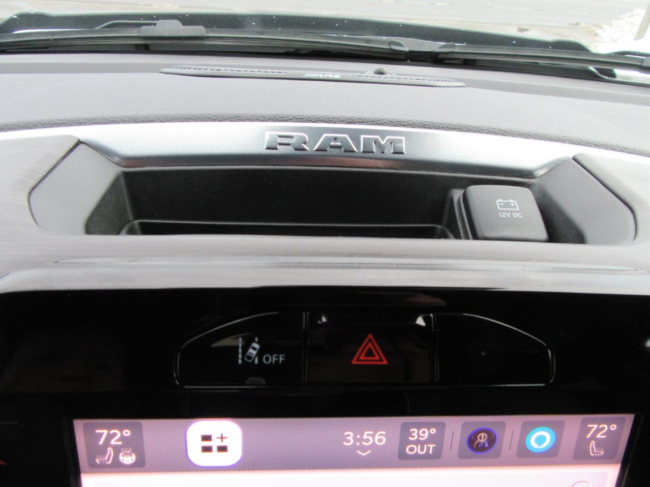 RAM 1500 Laramie Crew Cab SWB 4WD 2025