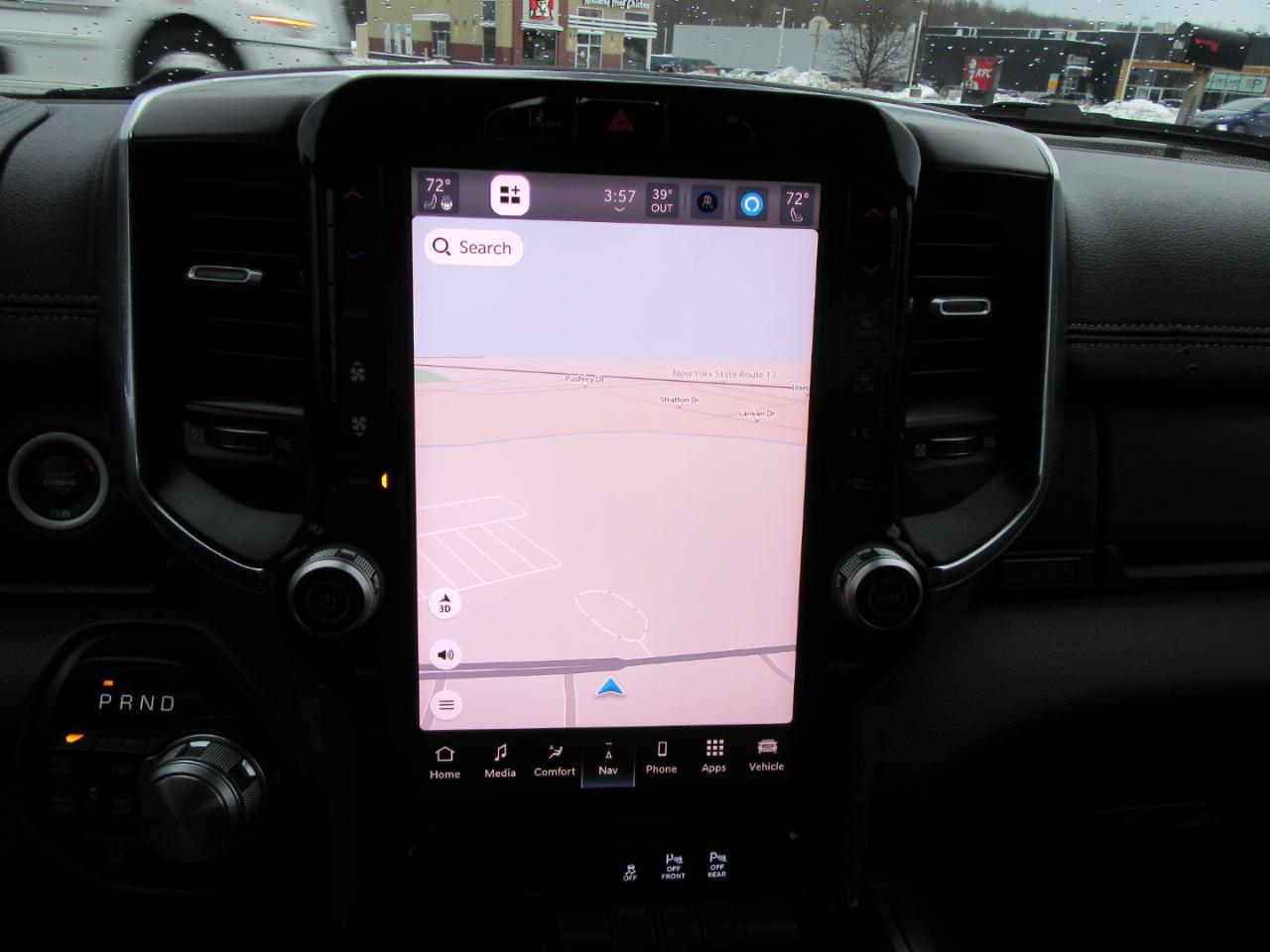 RAM 1500 Laramie Crew Cab SWB 4WD 2025