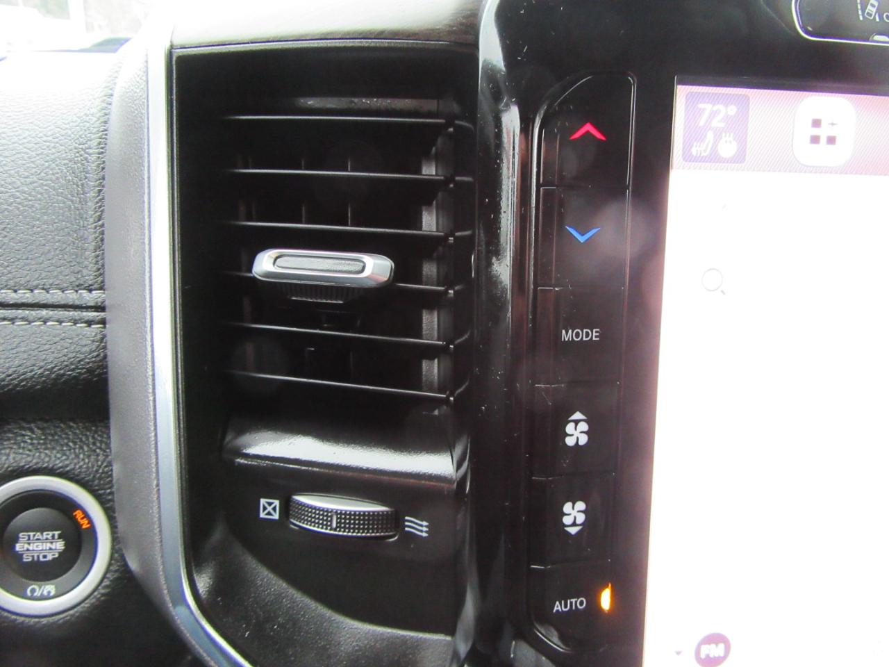 RAM 1500 Laramie Crew Cab SWB 4WD 2025