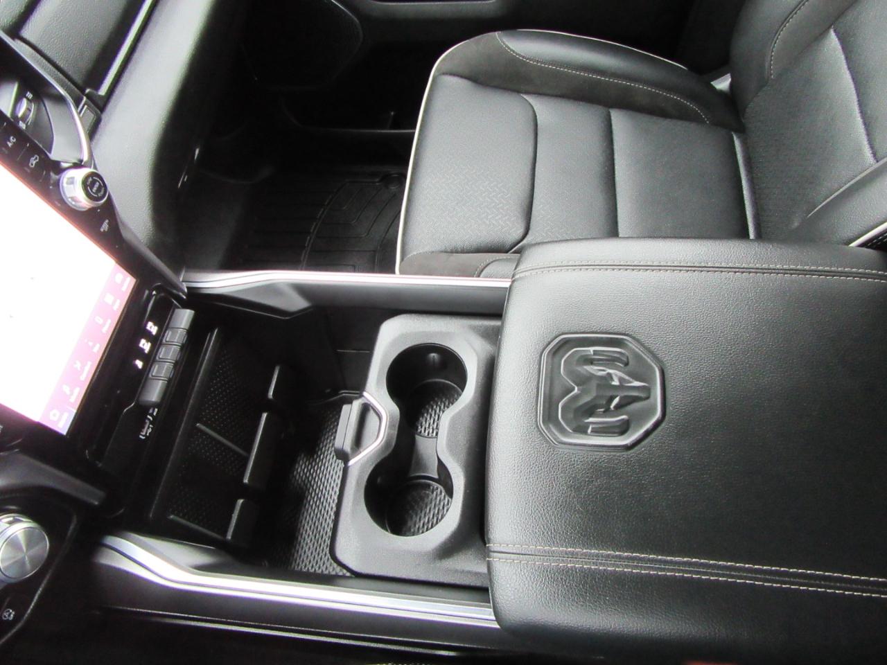 RAM 1500 Laramie Crew Cab SWB 4WD 2025