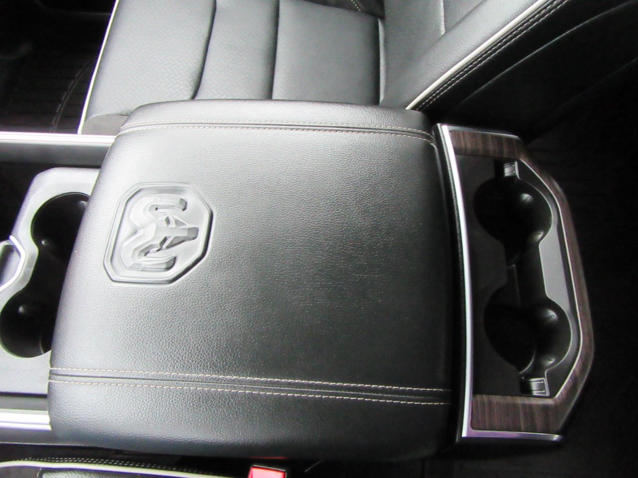 RAM 1500 Laramie Crew Cab SWB 4WD 2025