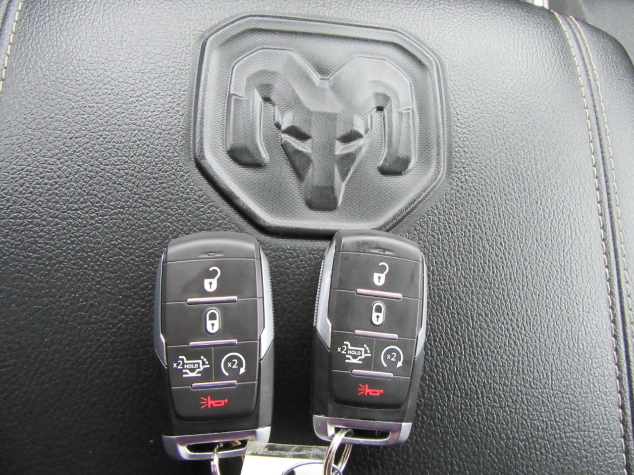 RAM 1500 Laramie Crew Cab SWB 4WD 2025