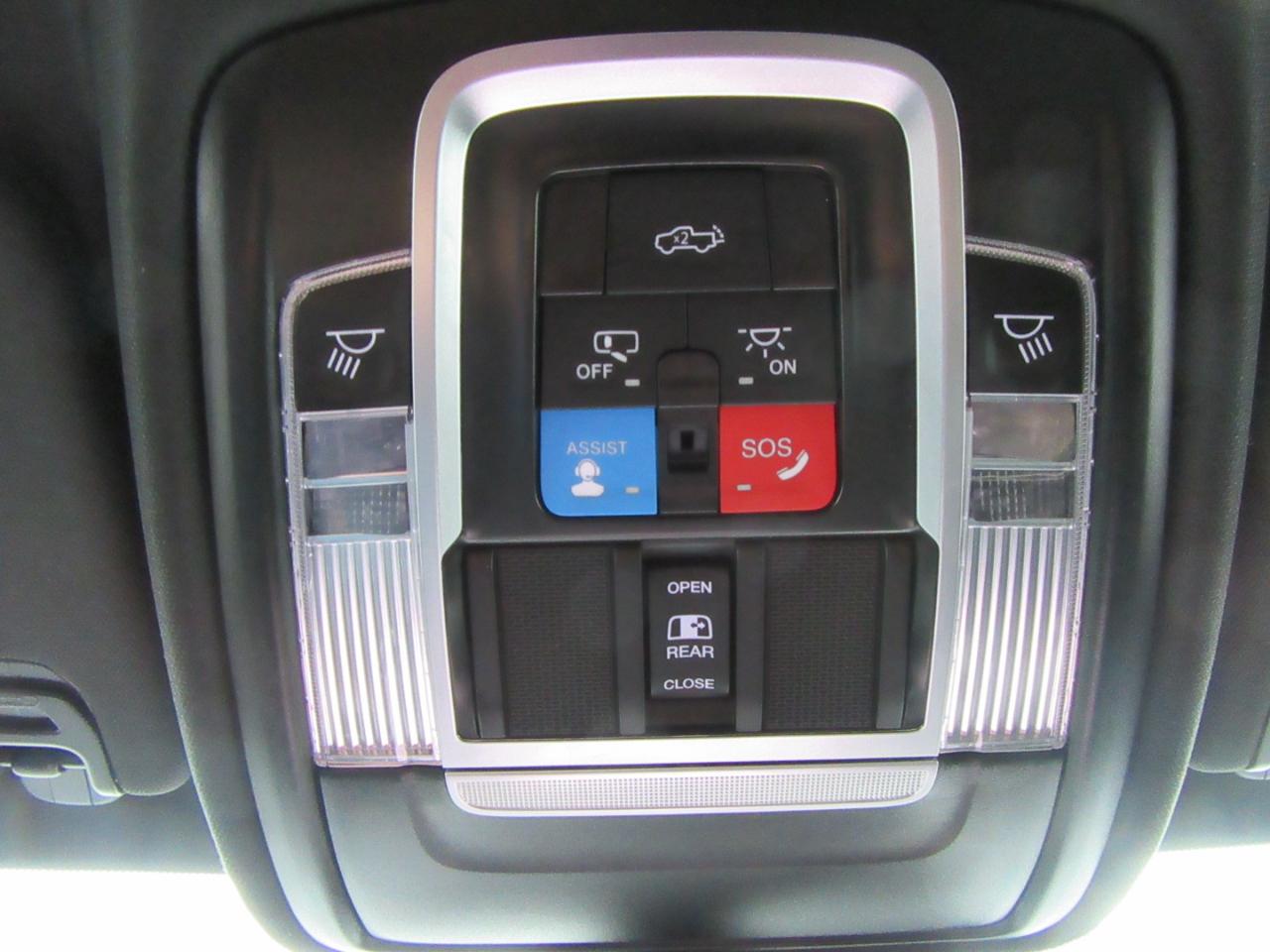 RAM 1500 Laramie Crew Cab SWB 4WD 2025