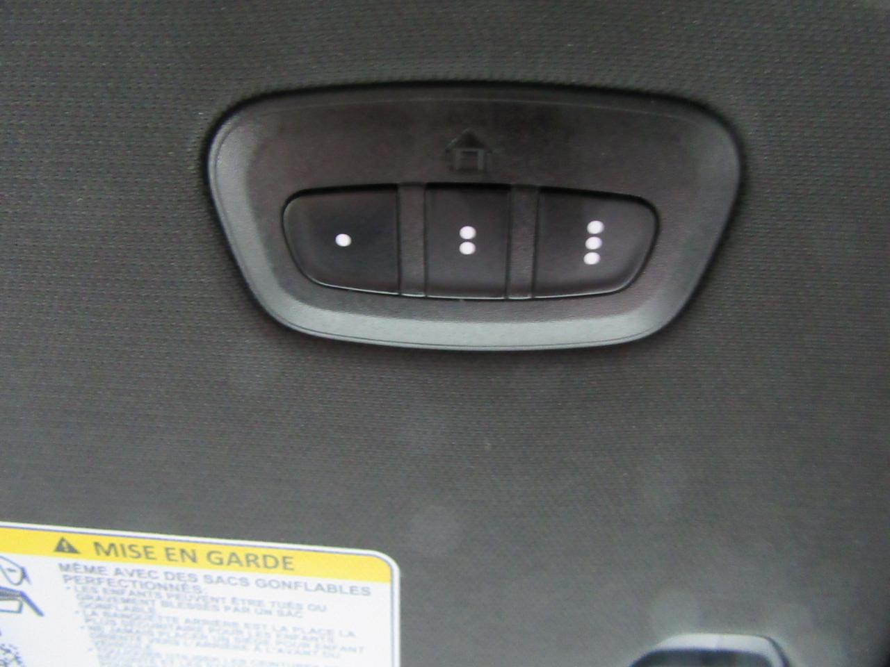 RAM 1500 Laramie Crew Cab SWB 4WD 2025