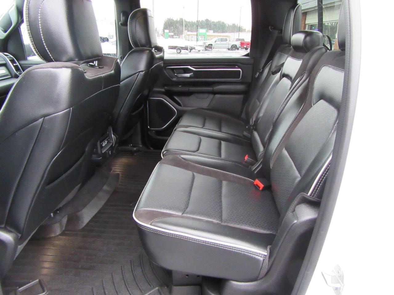 RAM 1500 Laramie Crew Cab SWB 4WD 2025