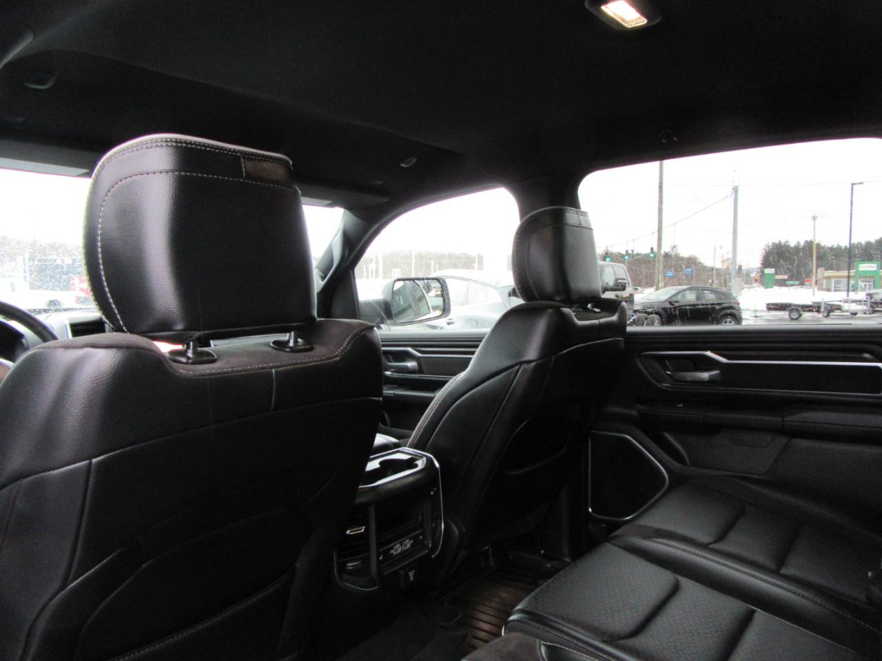 RAM 1500 Laramie Crew Cab SWB 4WD 2025