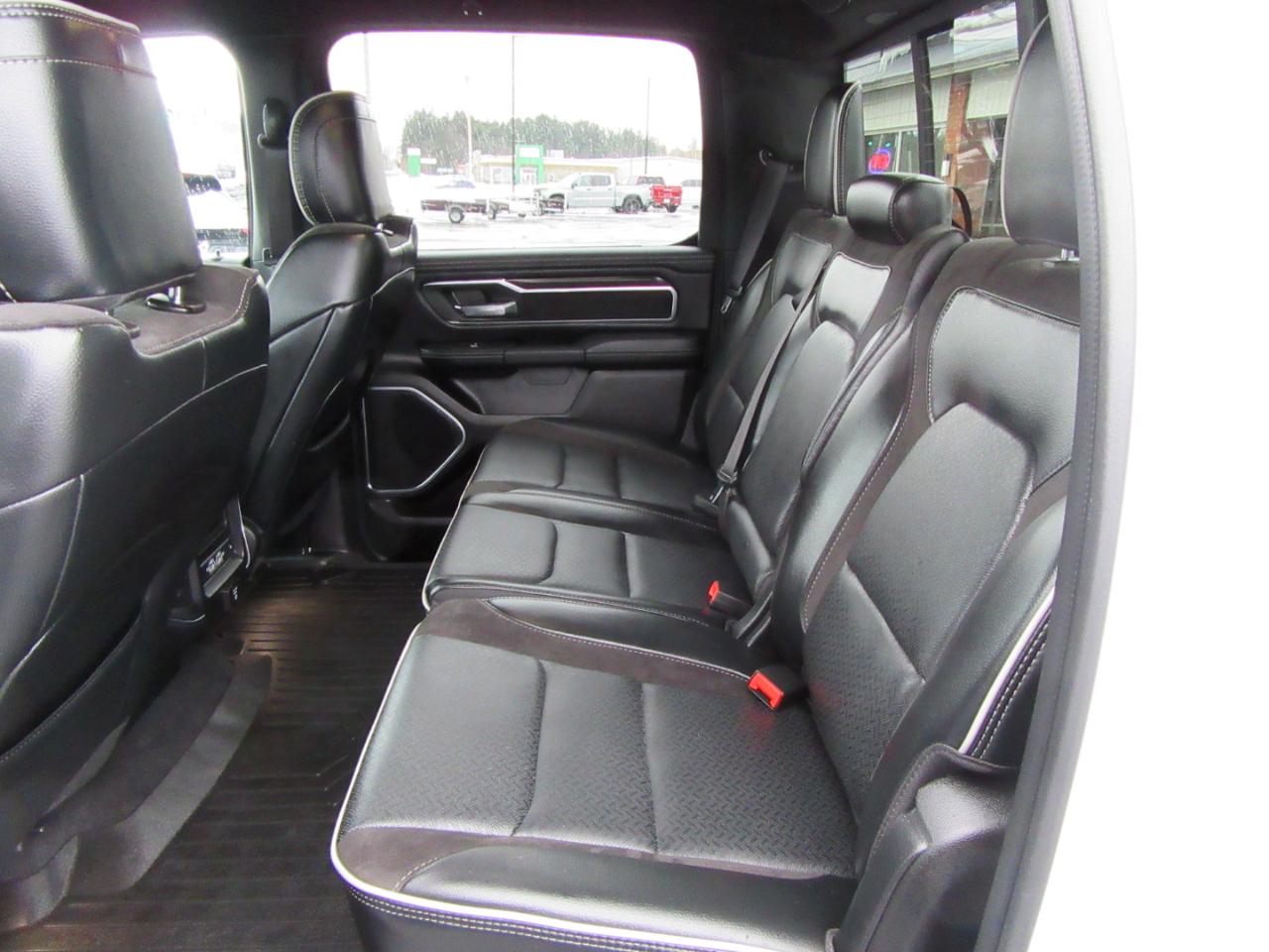 RAM 1500 Laramie Crew Cab SWB 4WD 2025