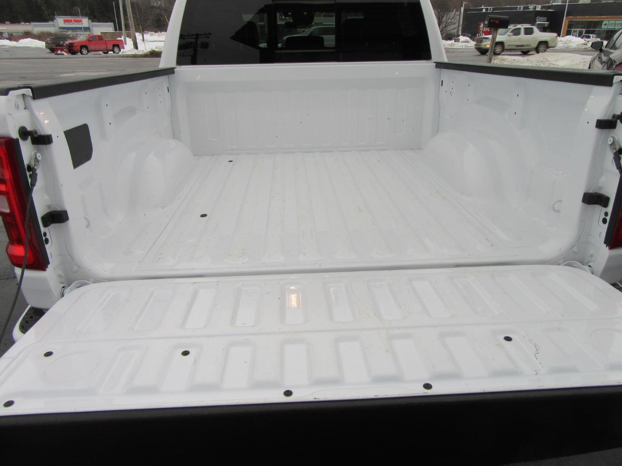 RAM 1500 Laramie Crew Cab SWB 4WD 2025