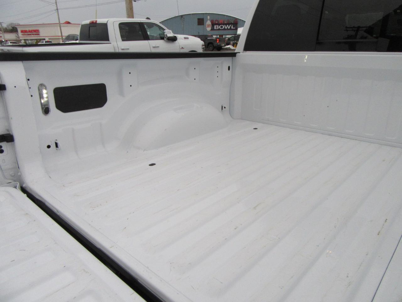 RAM 1500 Laramie Crew Cab SWB 4WD 2025