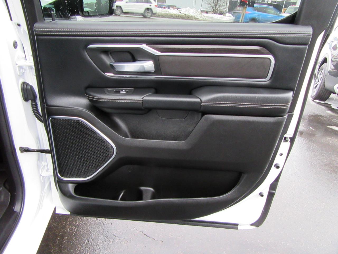 RAM 1500 Laramie Crew Cab SWB 4WD 2025