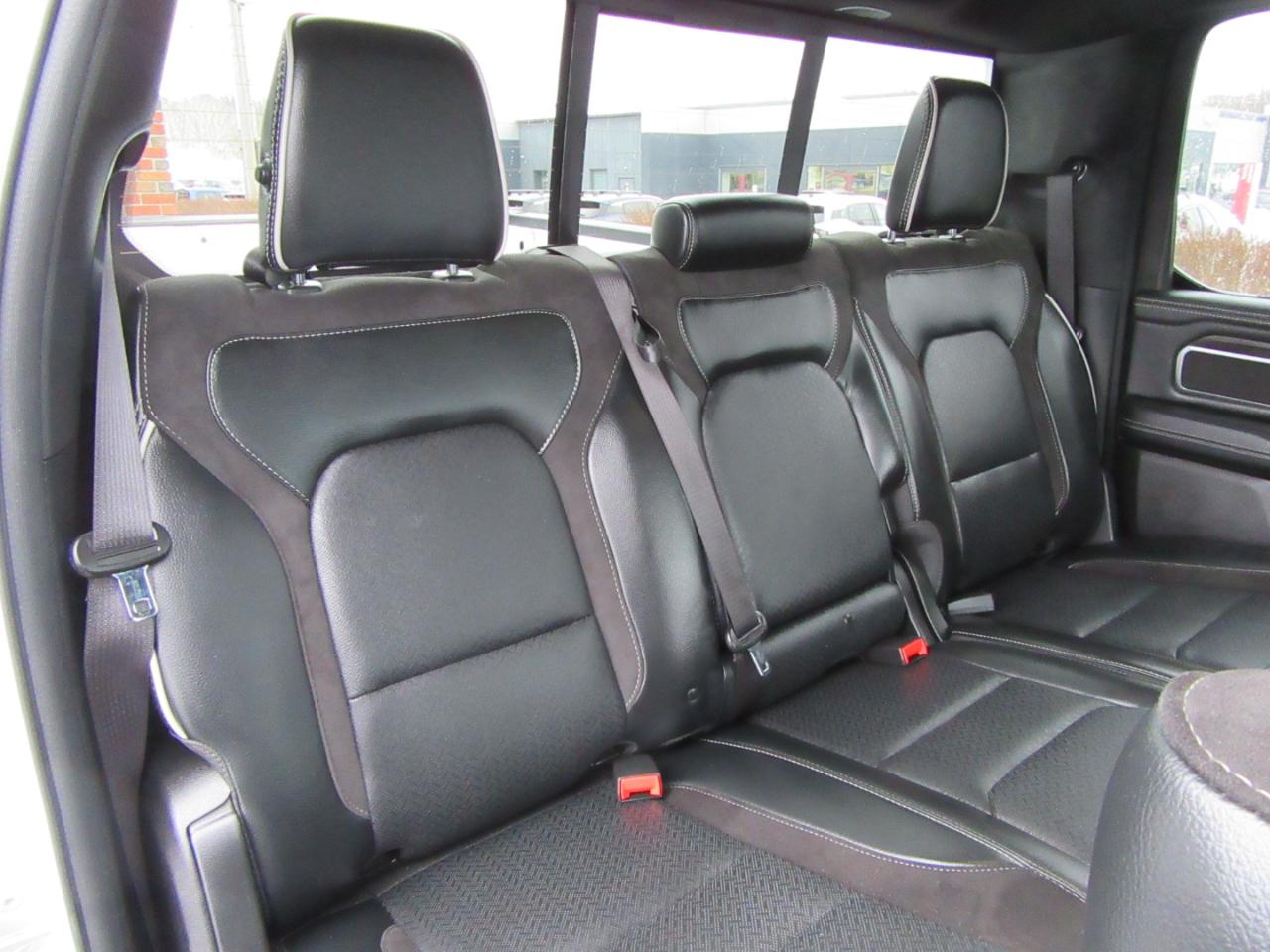 RAM 1500 Laramie Crew Cab SWB 4WD 2025