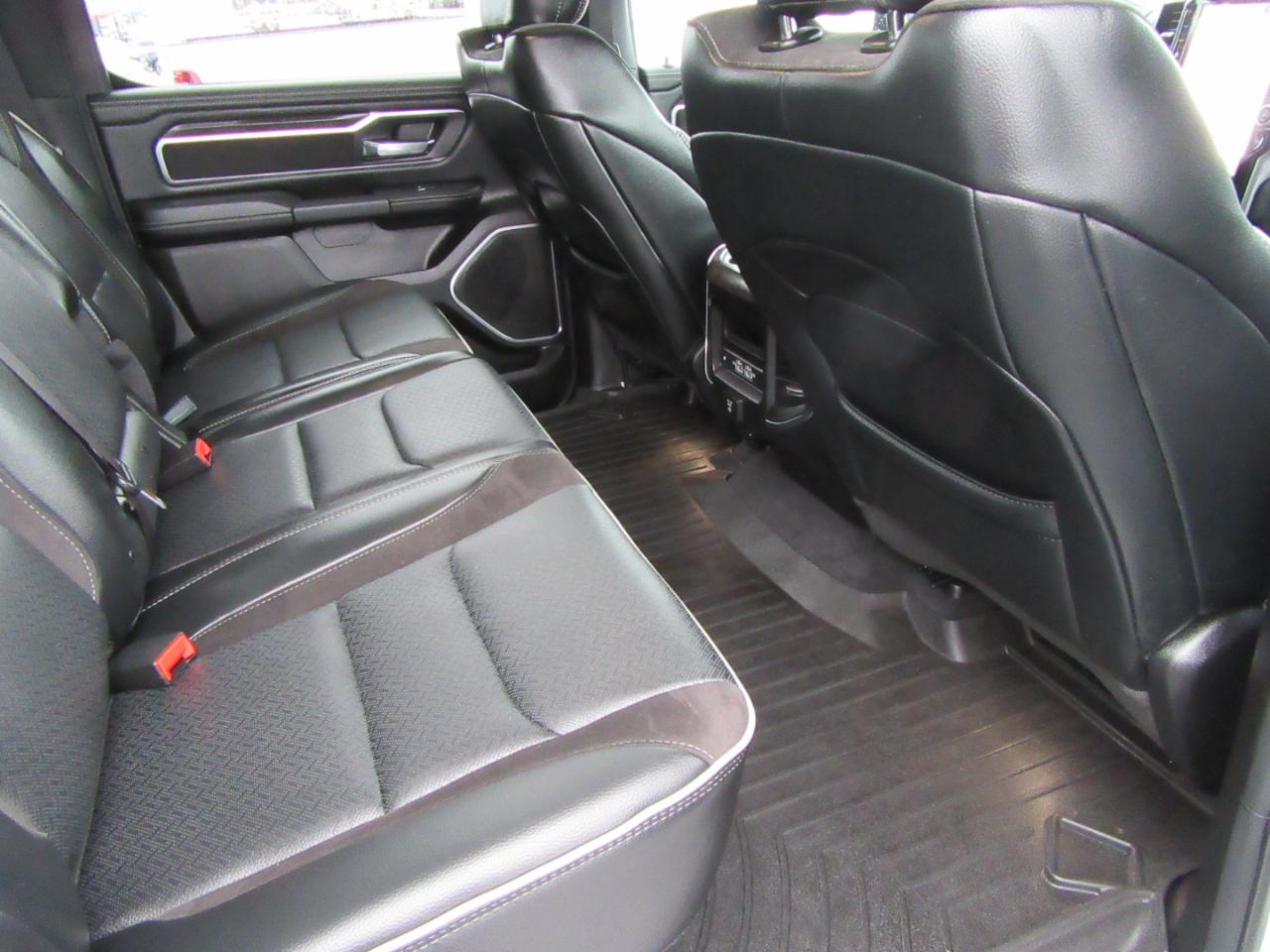 RAM 1500 Laramie Crew Cab SWB 4WD 2025