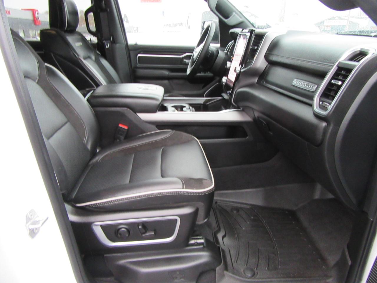 RAM 1500 Laramie Crew Cab SWB 4WD 2025