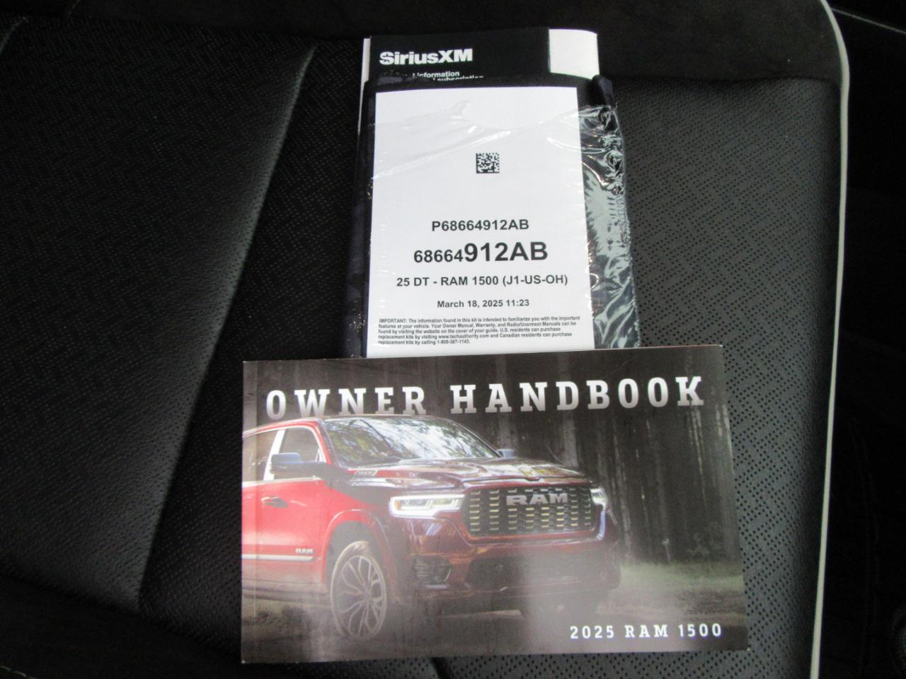 RAM 1500 Laramie Crew Cab SWB 4WD 2025