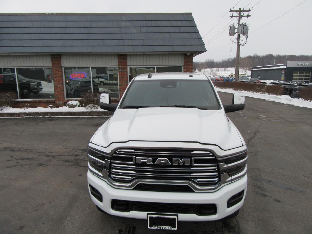 RAM 2500 Laramie Crew Cab SWB 4WD 2025