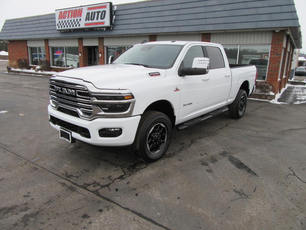 RAM 2500 Laramie Crew Cab SWB 4WD 2025