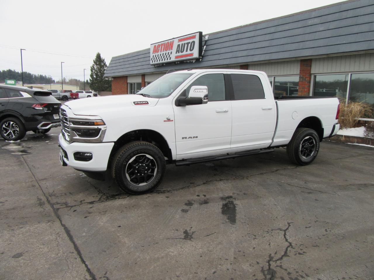 RAM 2500 Laramie Crew Cab SWB 4WD 2025