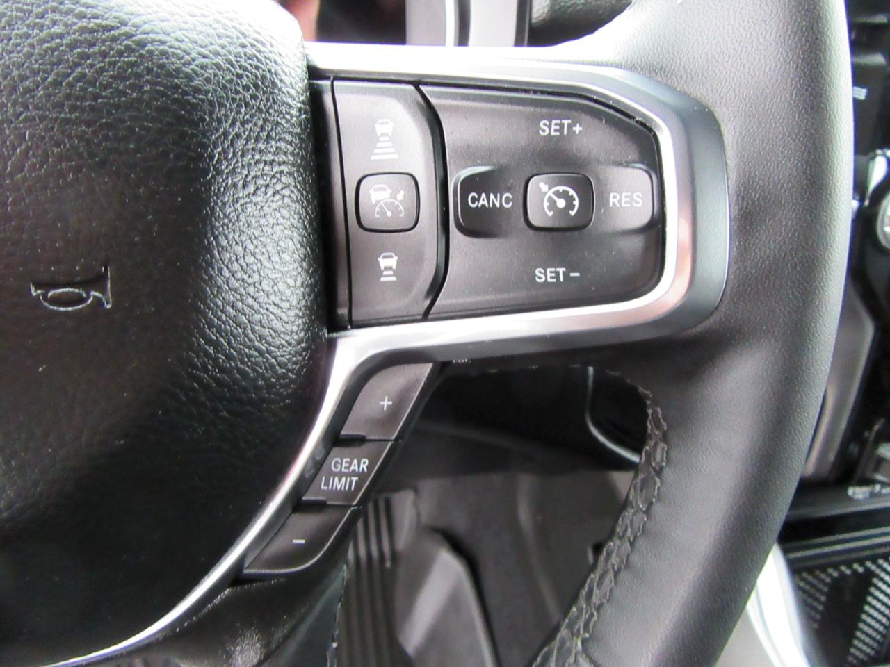 RAM 2500 Laramie Crew Cab SWB 4WD 2025