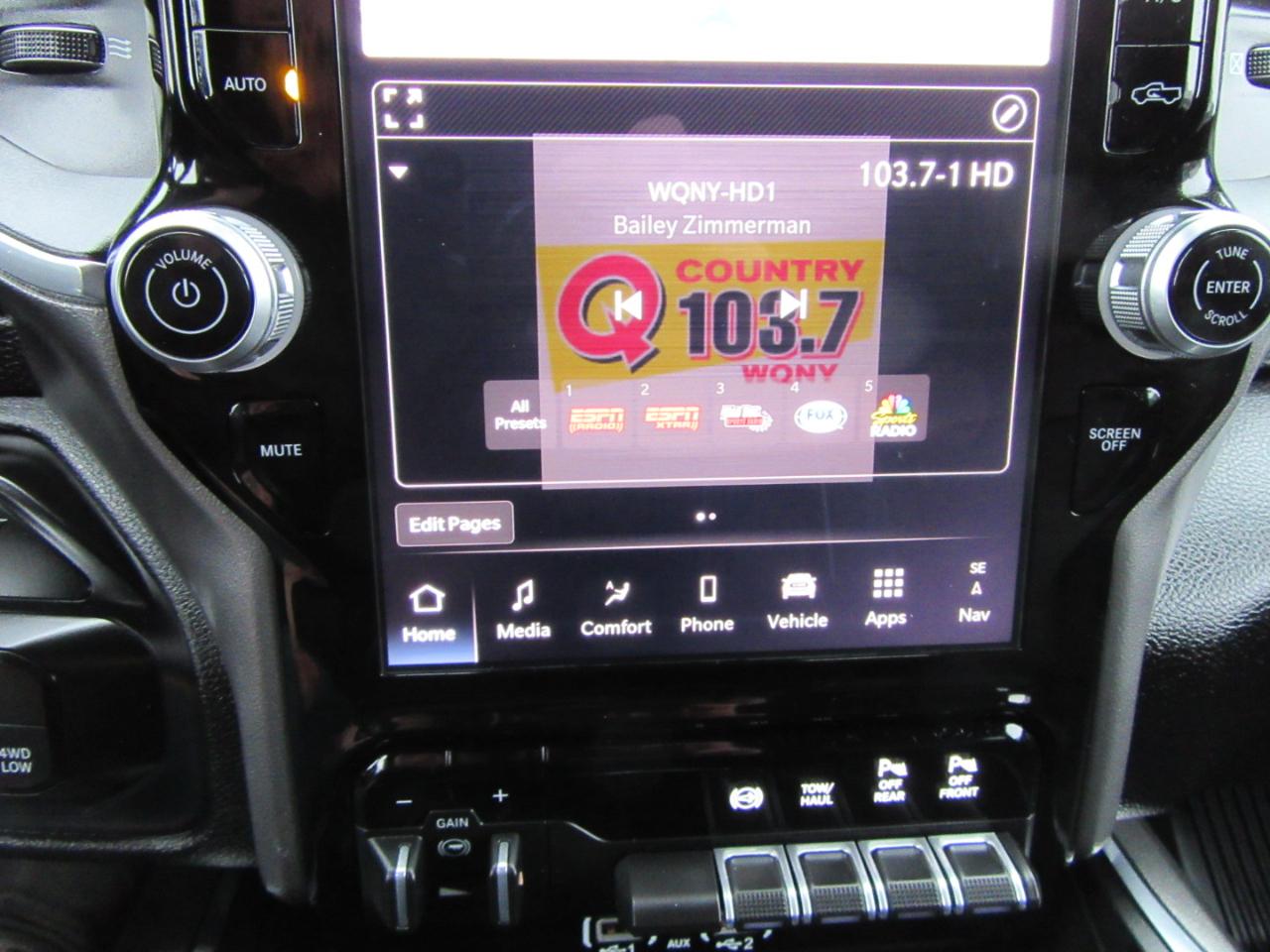 RAM 2500 Laramie Crew Cab SWB 4WD 2025