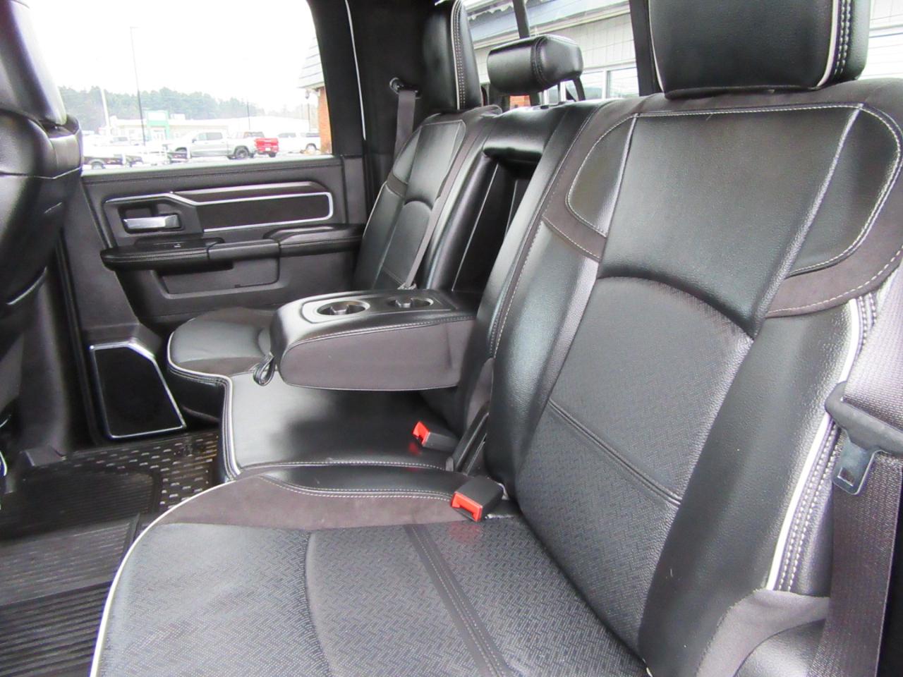 RAM 2500 Laramie Crew Cab SWB 4WD 2025