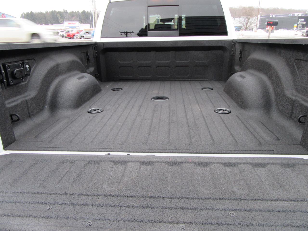 RAM 2500 Laramie Crew Cab SWB 4WD 2025