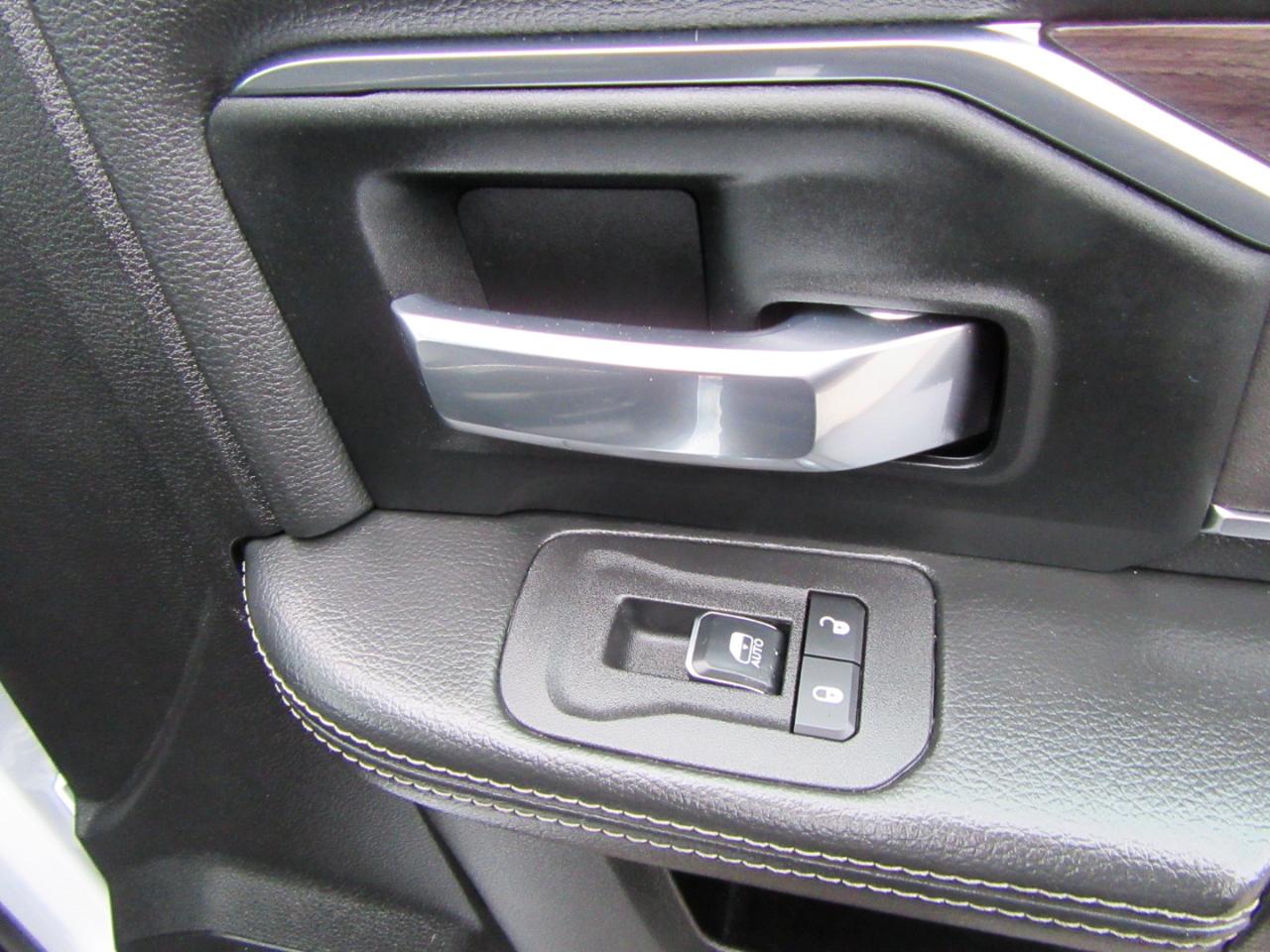 RAM 2500 Laramie Crew Cab SWB 4WD 2025