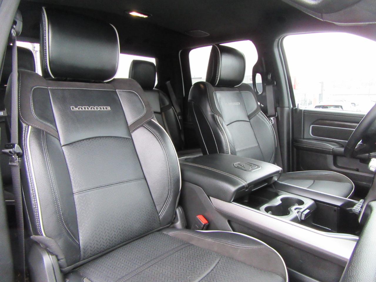 RAM 2500 Laramie Crew Cab SWB 4WD 2025