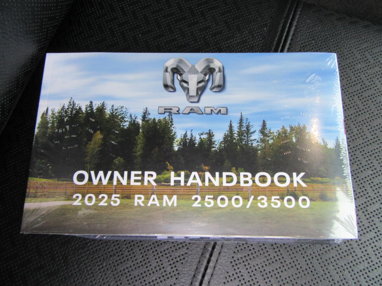 RAM 2500 Laramie Crew Cab SWB 4WD 2025
