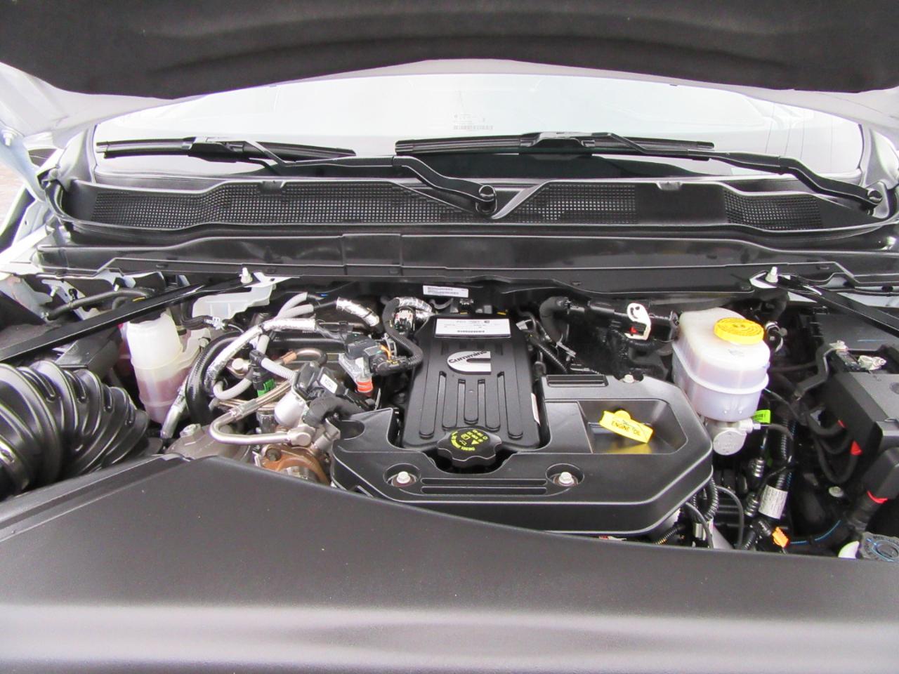 RAM 2500 Laramie Crew Cab SWB 4WD 2025