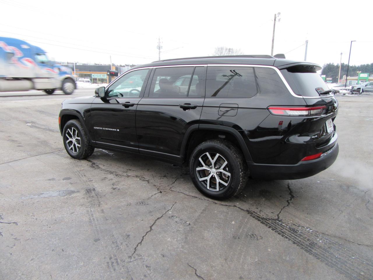 Jeep Grand Cherokee L Limited 4WD 2024