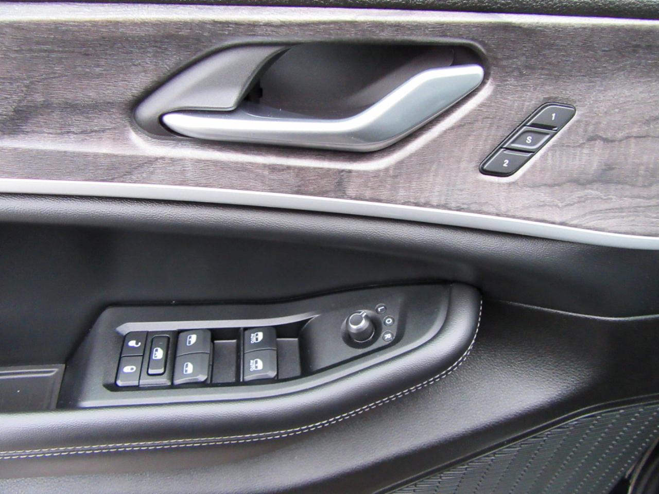 Jeep Grand Cherokee L Limited 4WD 2024