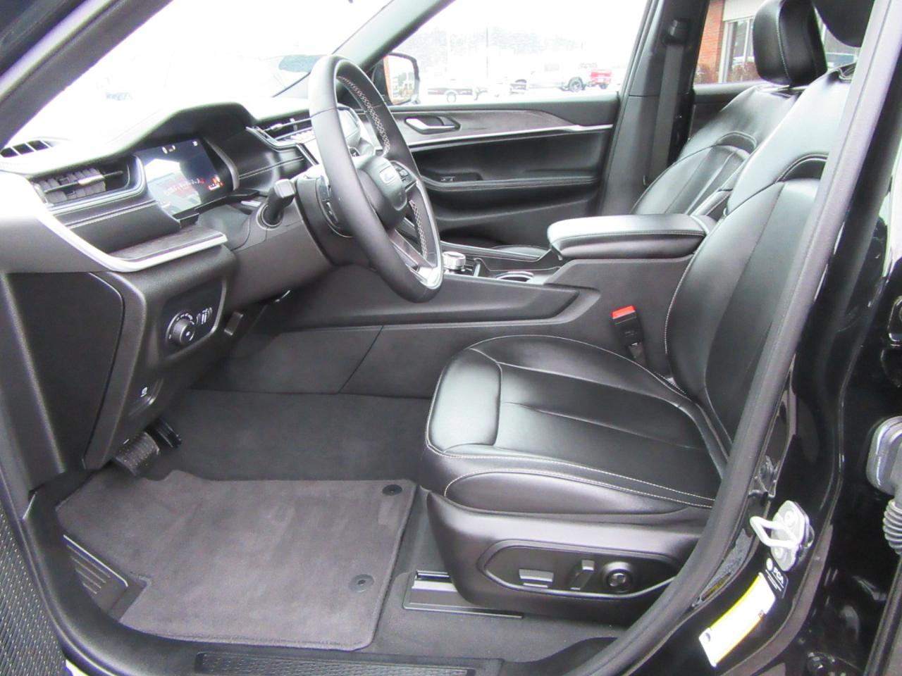 Jeep Grand Cherokee L Limited 4WD 2024