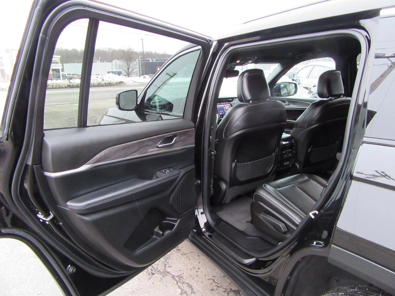 Jeep Grand Cherokee L Limited 4WD 2024