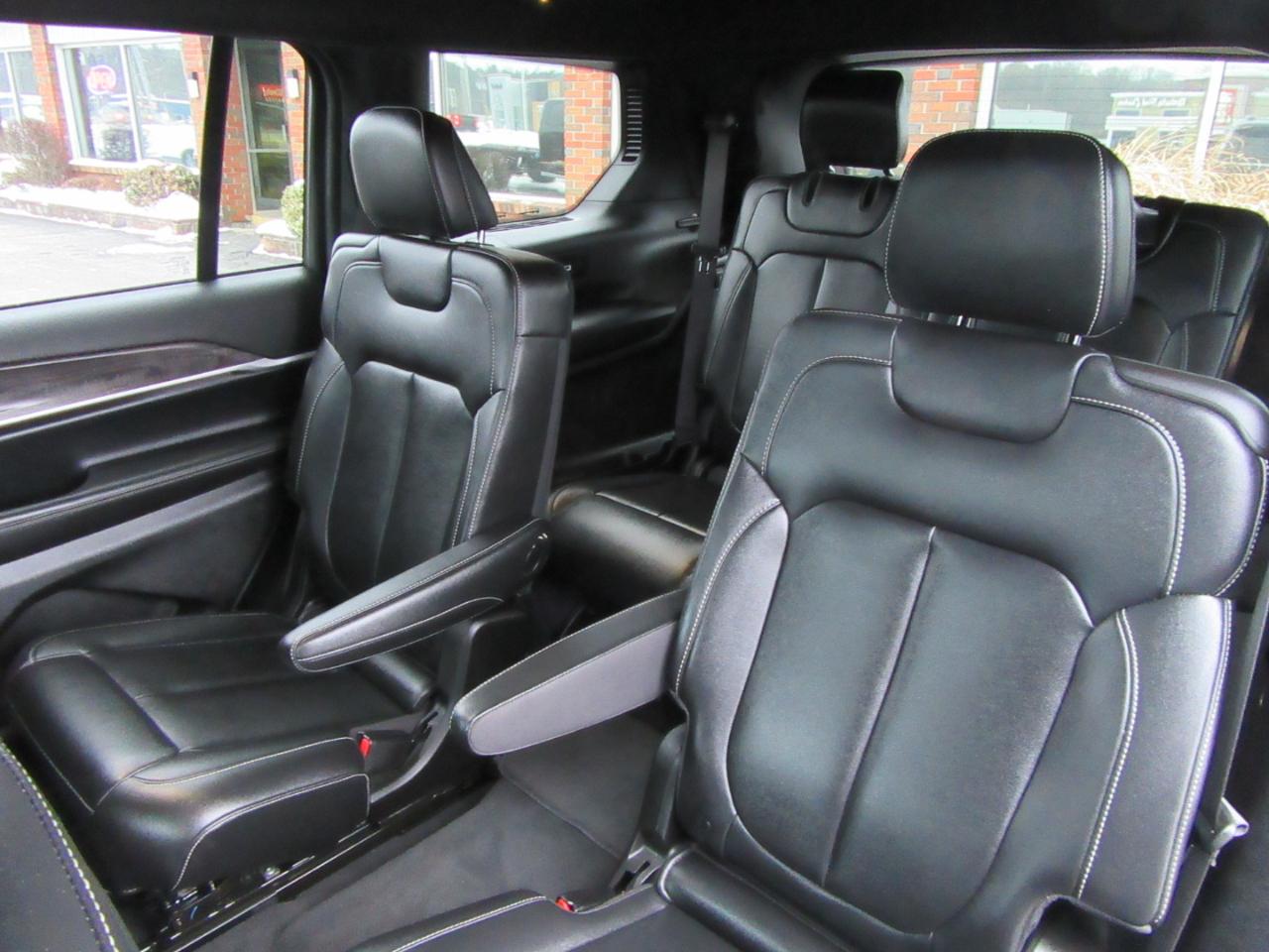 Jeep Grand Cherokee L Limited 4WD 2024