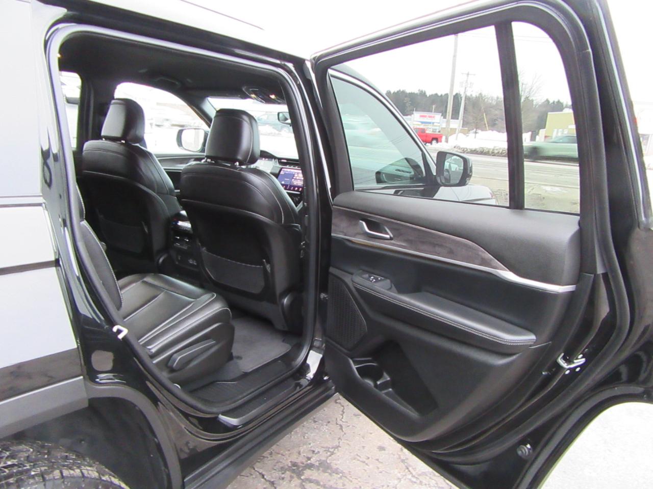 Jeep Grand Cherokee L Limited 4WD 2024