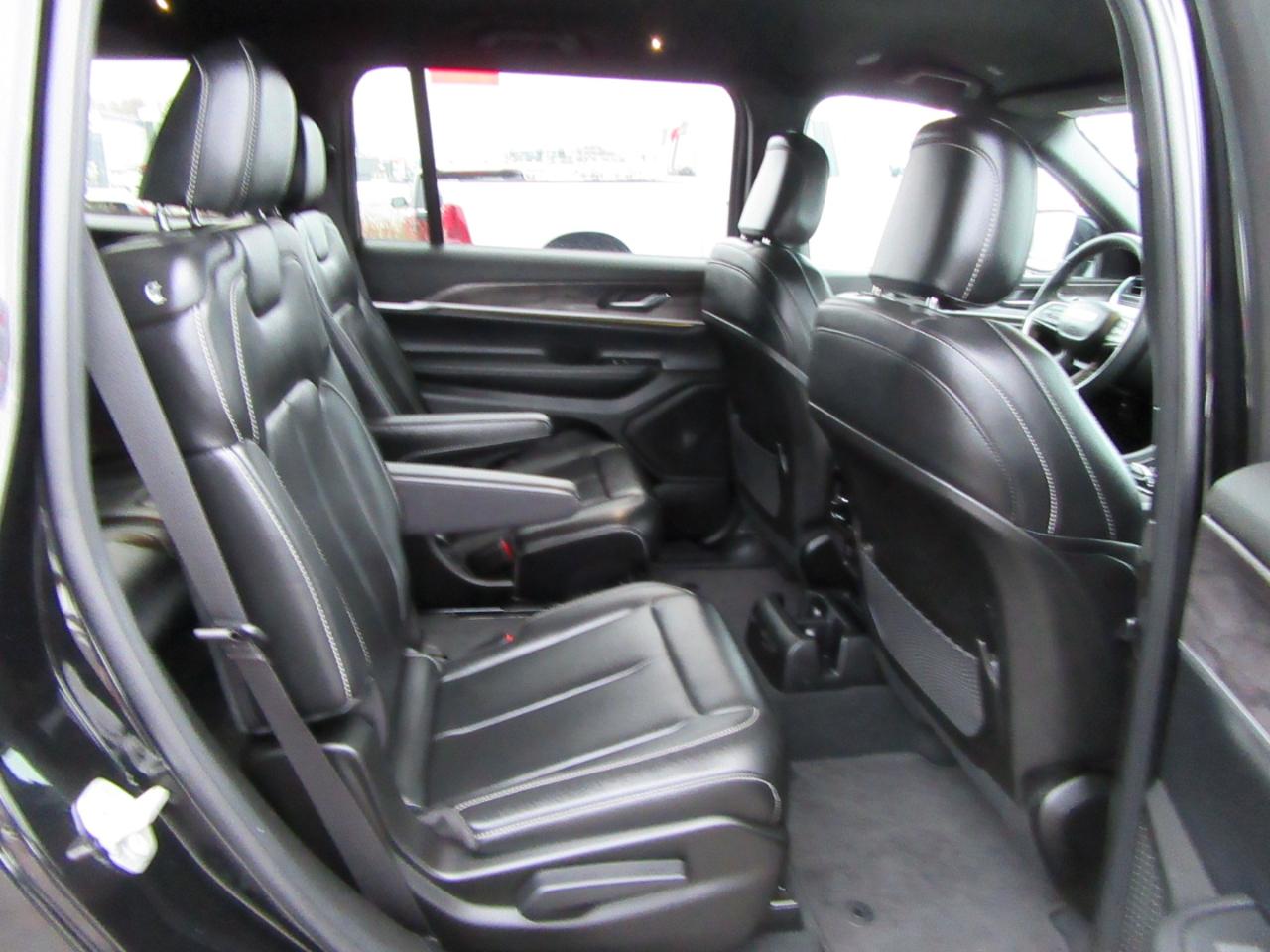 Jeep Grand Cherokee L Limited 4WD 2024