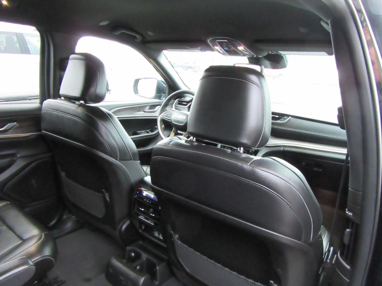 Jeep Grand Cherokee L Limited 4WD 2024