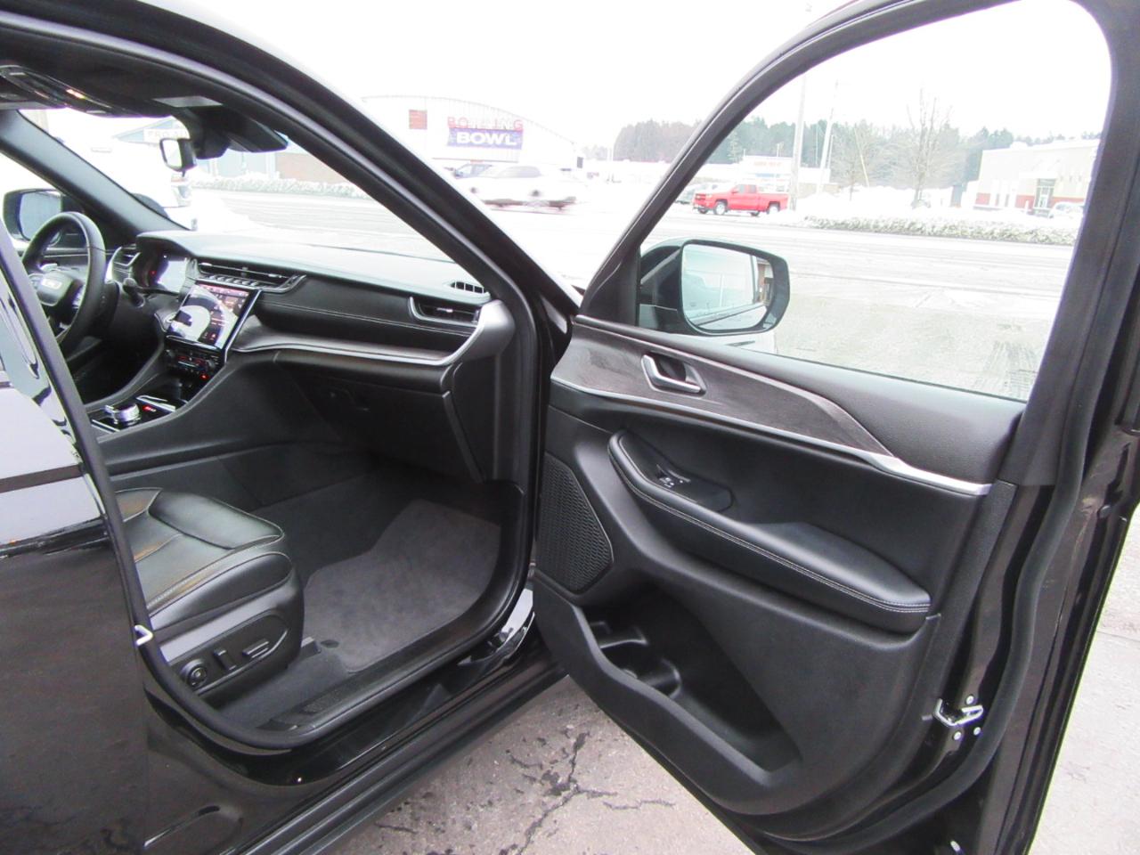 Jeep Grand Cherokee L Limited 4WD 2024