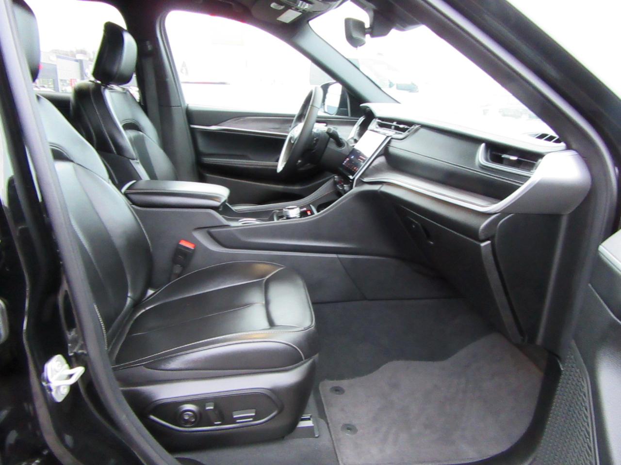 Jeep Grand Cherokee L Limited 4WD 2024