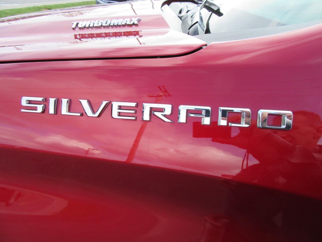 Chevrolet Silverado 1500 RST Select Package Crew Cab 4WD 2026