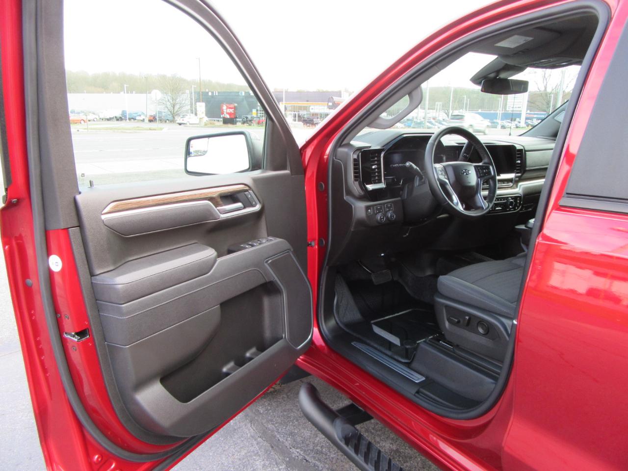 Chevrolet Silverado 1500 RST Select Package Crew Cab 4WD 2026