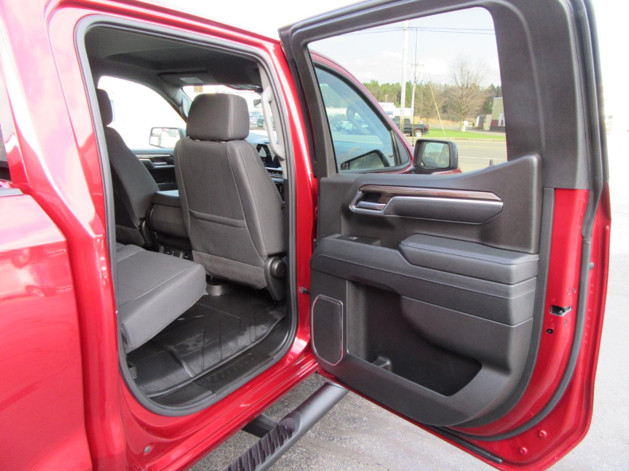 Chevrolet Silverado 1500 RST Select Package Crew Cab 4WD 2026