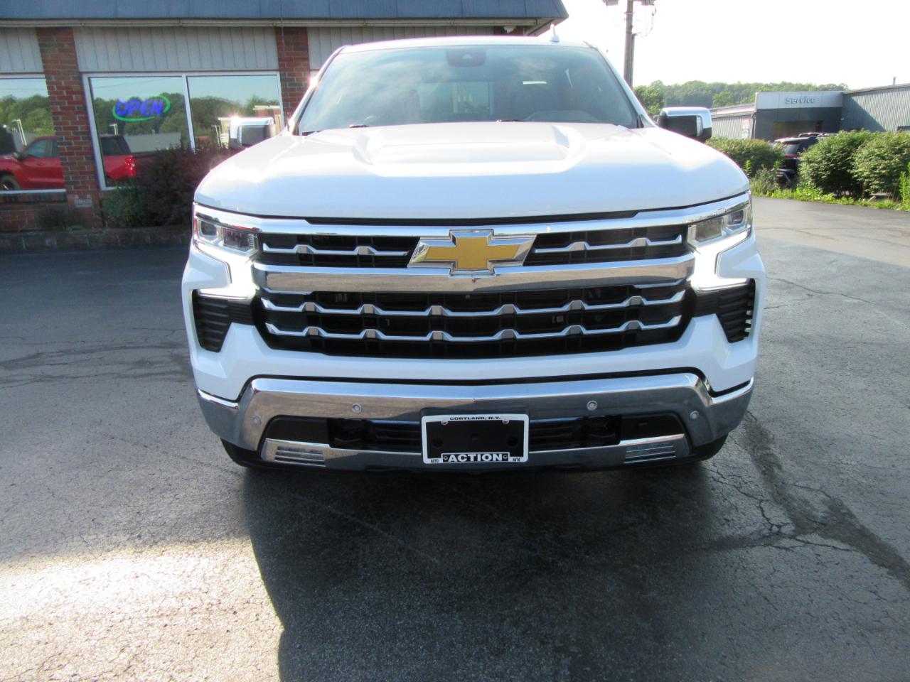Chevrolet Silverado 1500 LTZ Crew Cab 4WD 2023