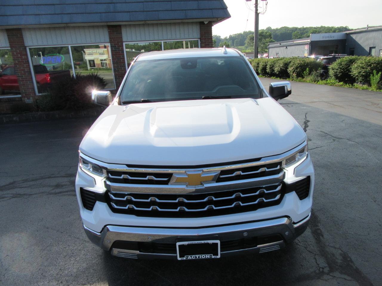 Chevrolet Silverado 1500 LTZ Crew Cab 4WD 2023