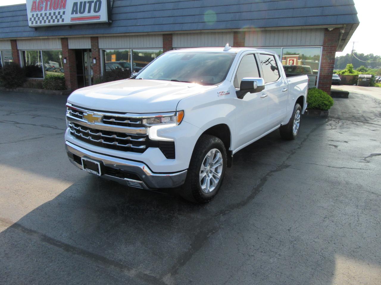 Chevrolet Silverado 1500 LTZ Crew Cab 4WD 2023
