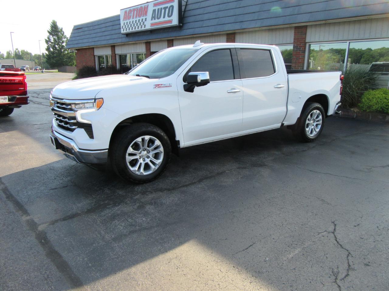Chevrolet Silverado 1500 LTZ Crew Cab 4WD 2023