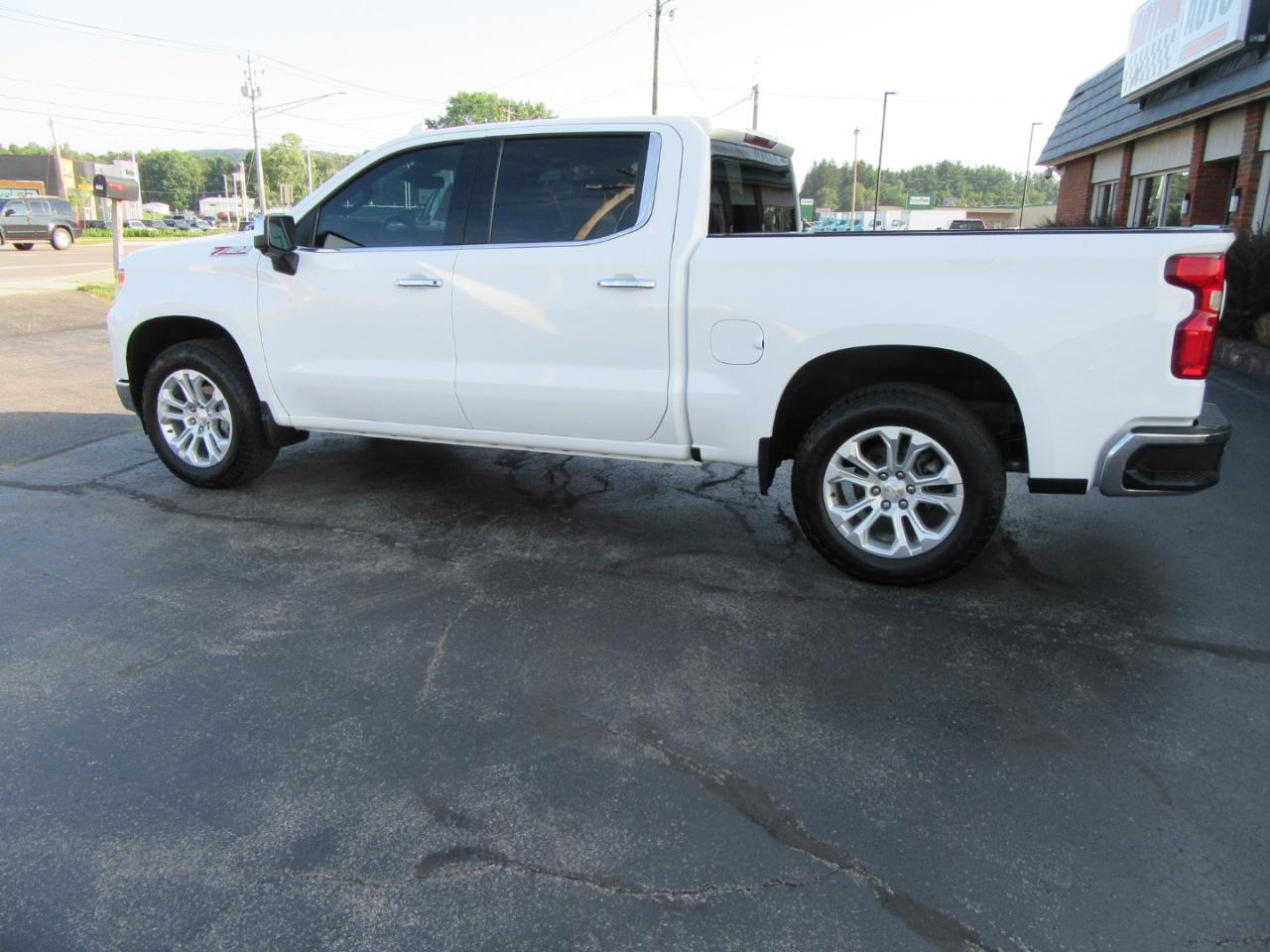 Chevrolet Silverado 1500 LTZ Crew Cab 4WD 2023