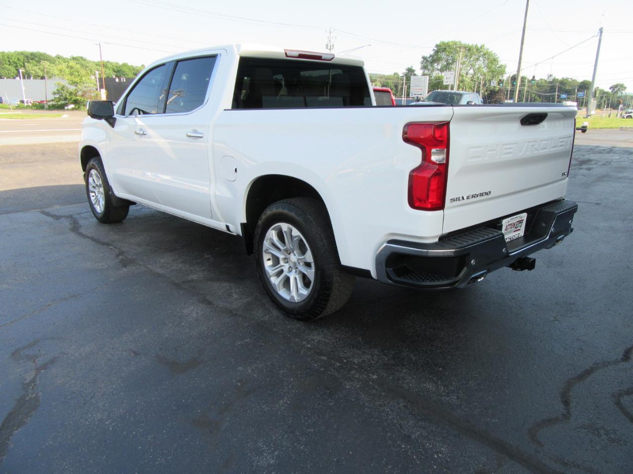 Chevrolet Silverado 1500 LTZ Crew Cab 4WD 2023