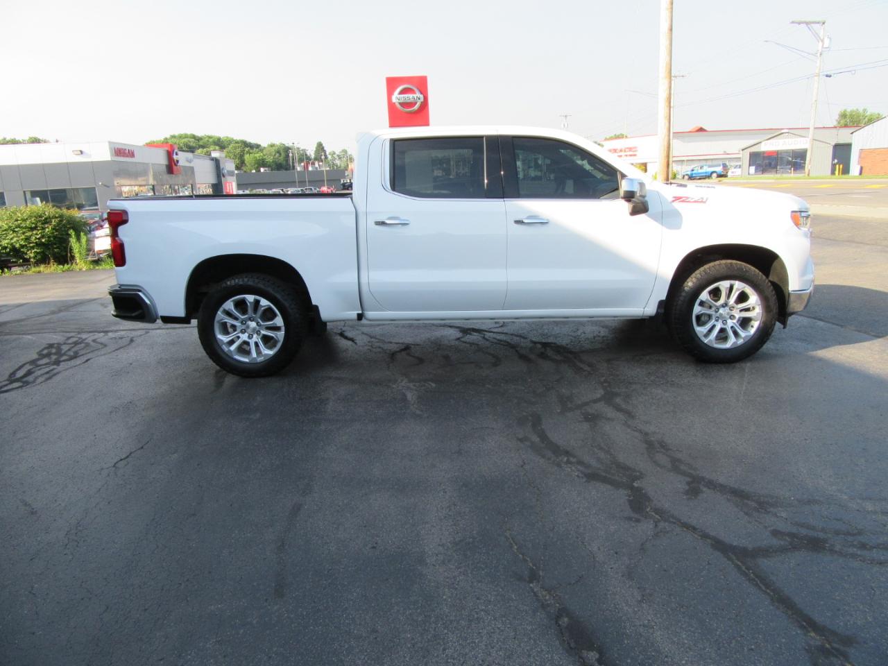 Chevrolet Silverado 1500 LTZ Crew Cab 4WD 2023